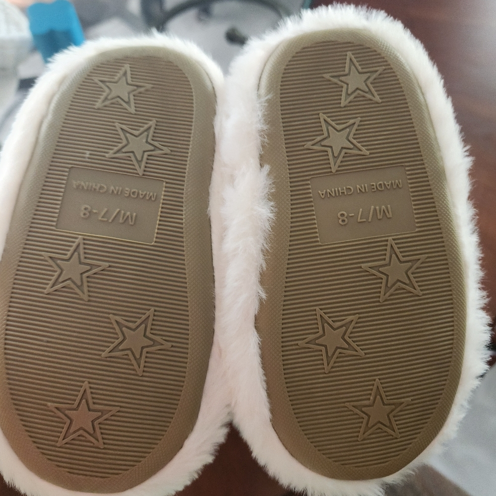 Slippers - Picture 5 of 5